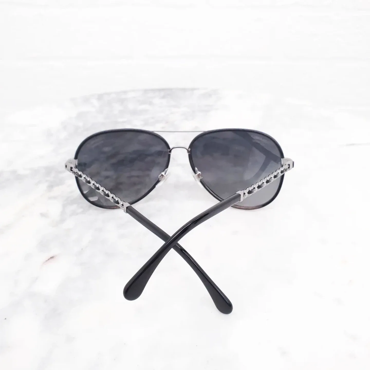 Women’s Chanel sunglasses aviators. image indicator(5)