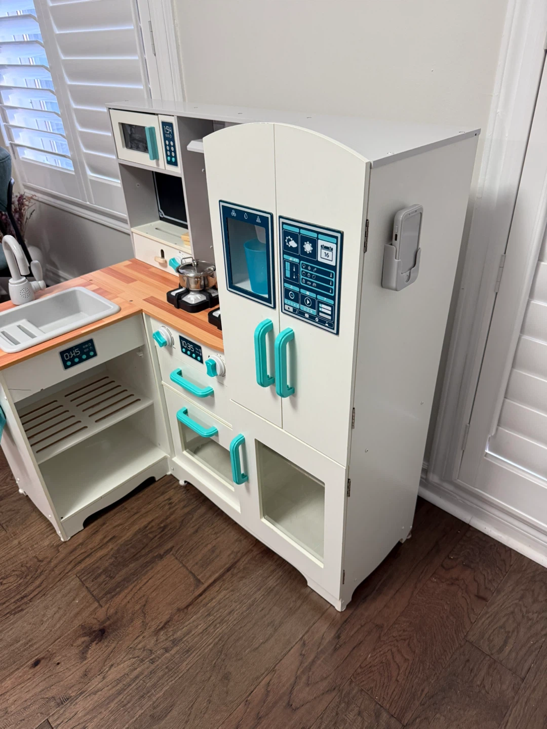 Wooden Electronic Play Kitchen - photo 3