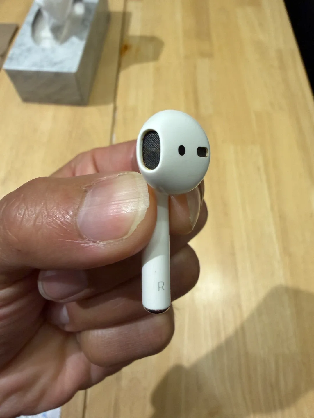 Apple 1st Gen AirPod (Right)