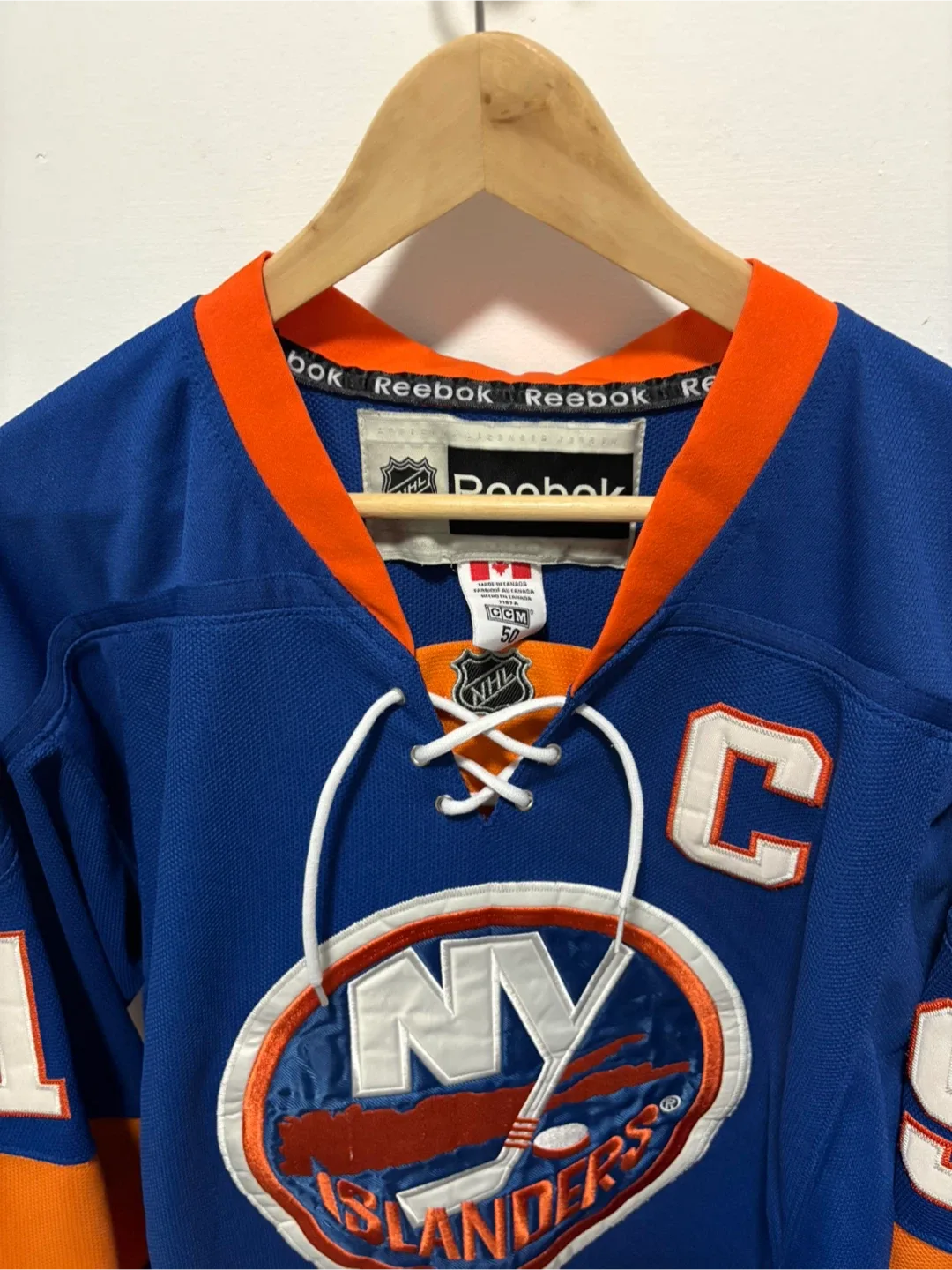 Vintage NY Islanders John Tavares Reebok hockey jersey size 50 image indicator(3)