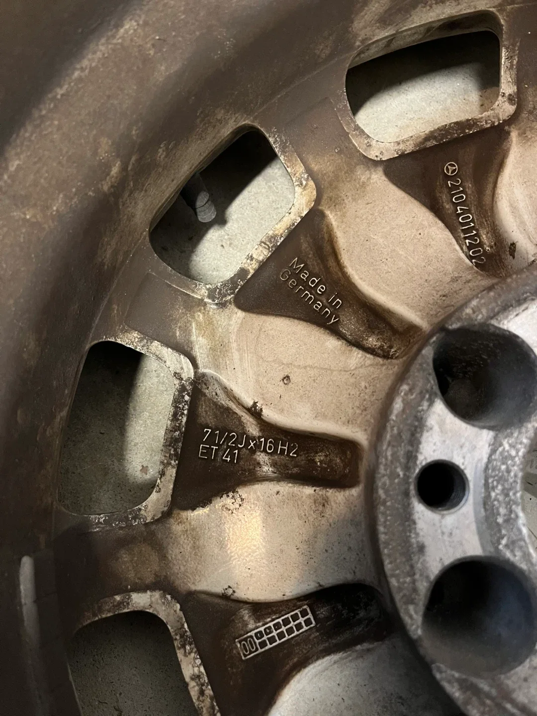 Mercedes 16 inch rims image indicator(4)