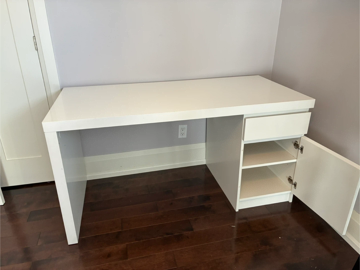 White IKEA MALM Desk – Gently Used