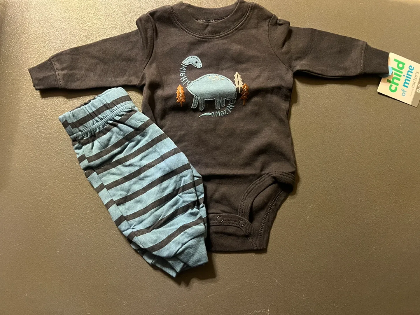 Child of Mine Carter's 0-3m Outfit