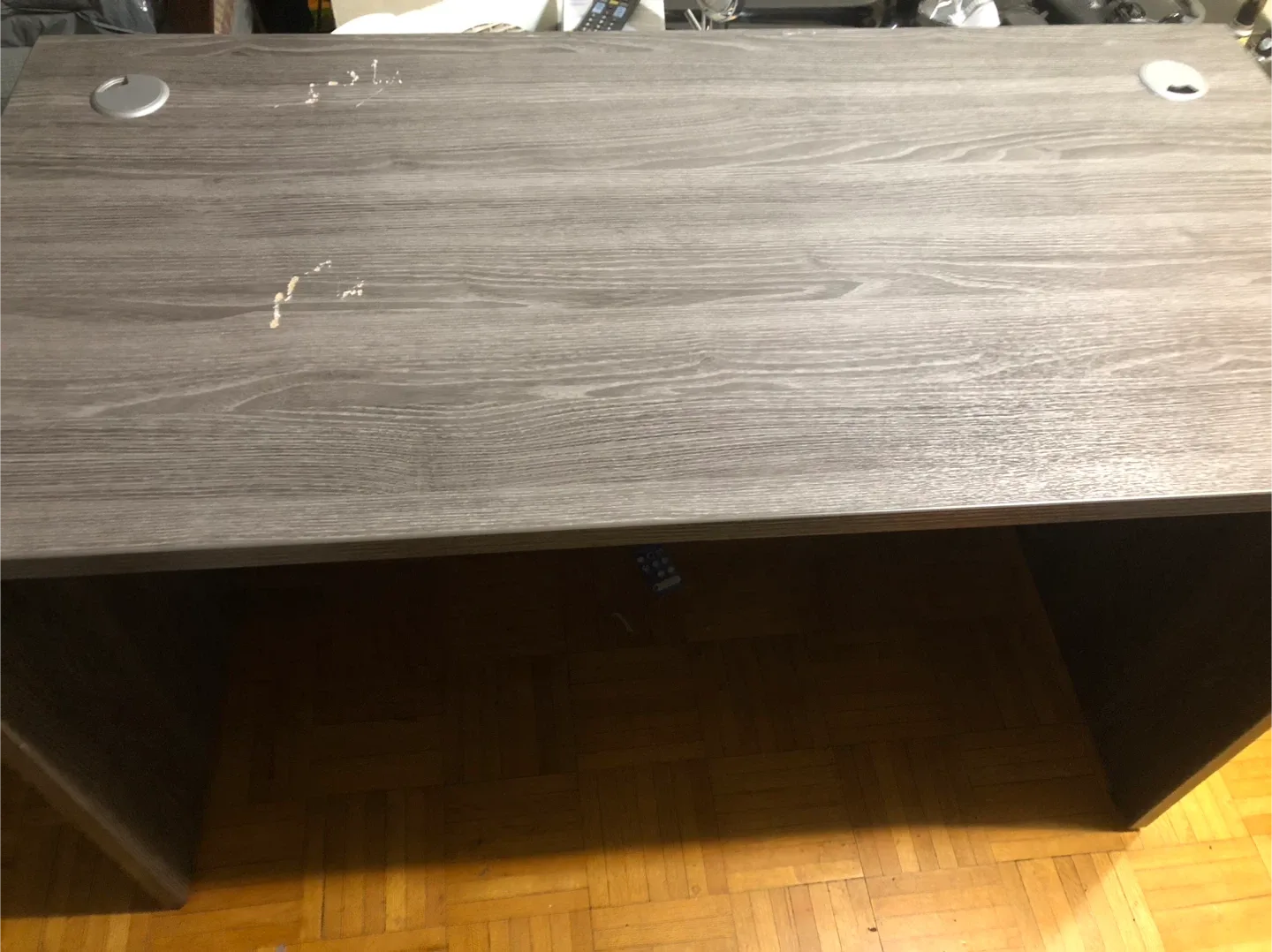 Heavy Grey Woodgrain Desk image indicator(2)