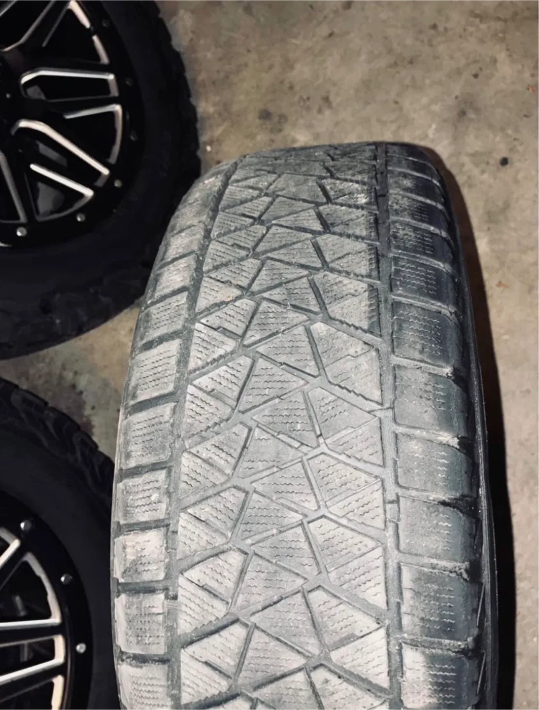 Bridgestoneww Blizzak Winter Tire image indicator(5)