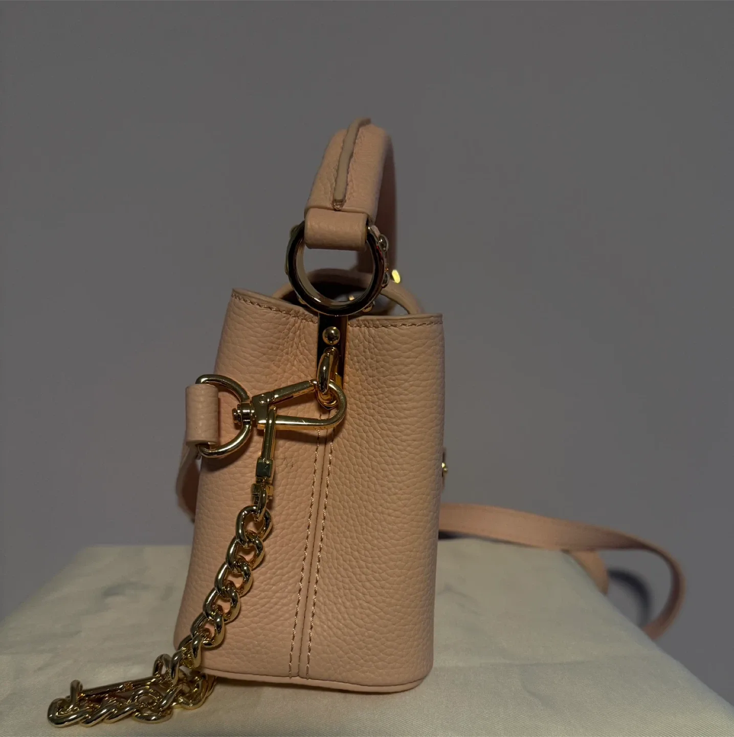 Pale Pink Leather Handbag image indicator(5)