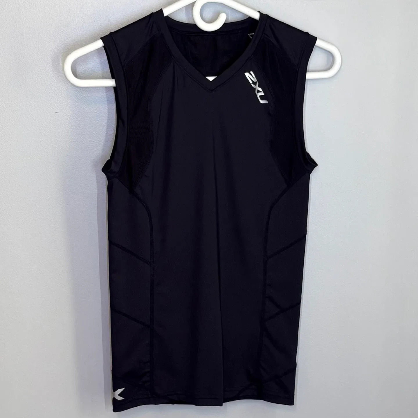 2XU Core Compression Tank Top Sleeveless Athletic Shirt Sz S image indicator(2)