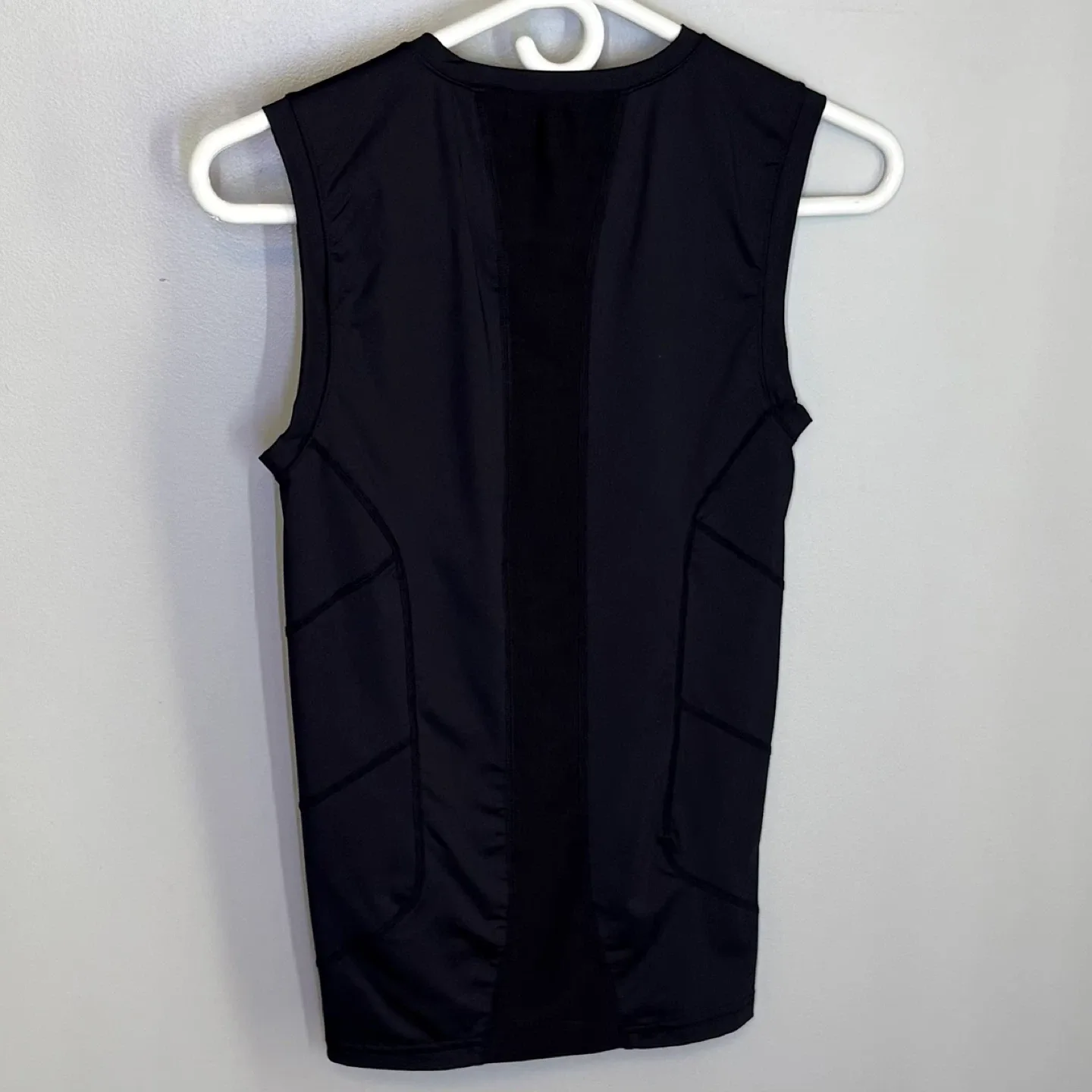 2XU Core Compression Tank Top Sleeveless Athletic Shirt Sz S image indicator(5)