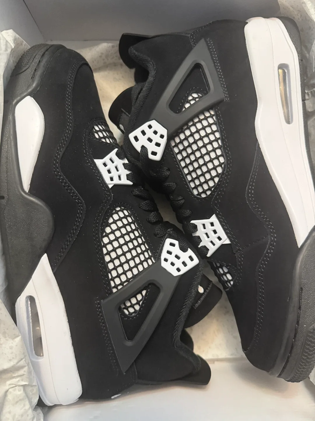 Air Jordan 4 Retro Black/White, Men's 10.5 image indicator(4)