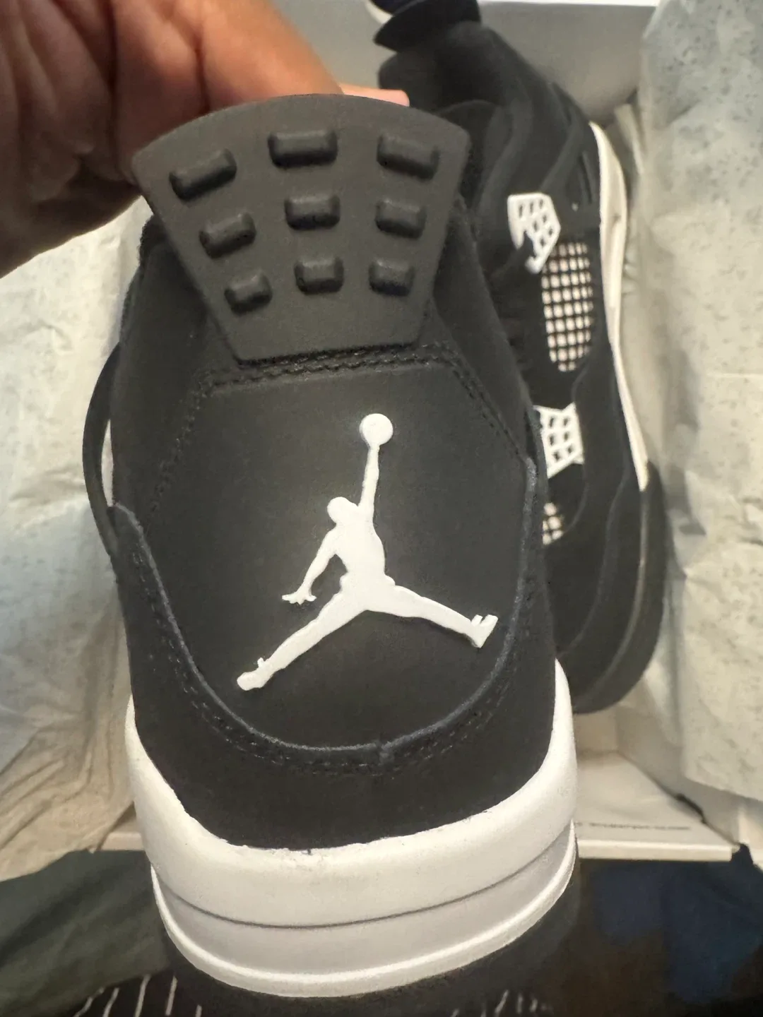 Air Jordan 4 Retro Black/White, Men's 10.5 image indicator(8)