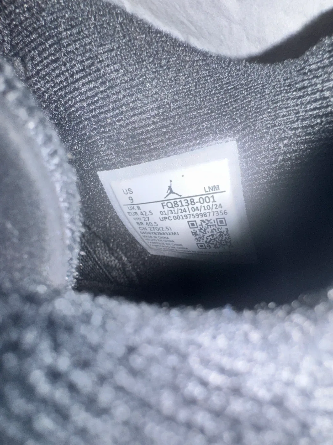 Air Jordan 4 Retro Black/White, Men's 10.5 image indicator(9)