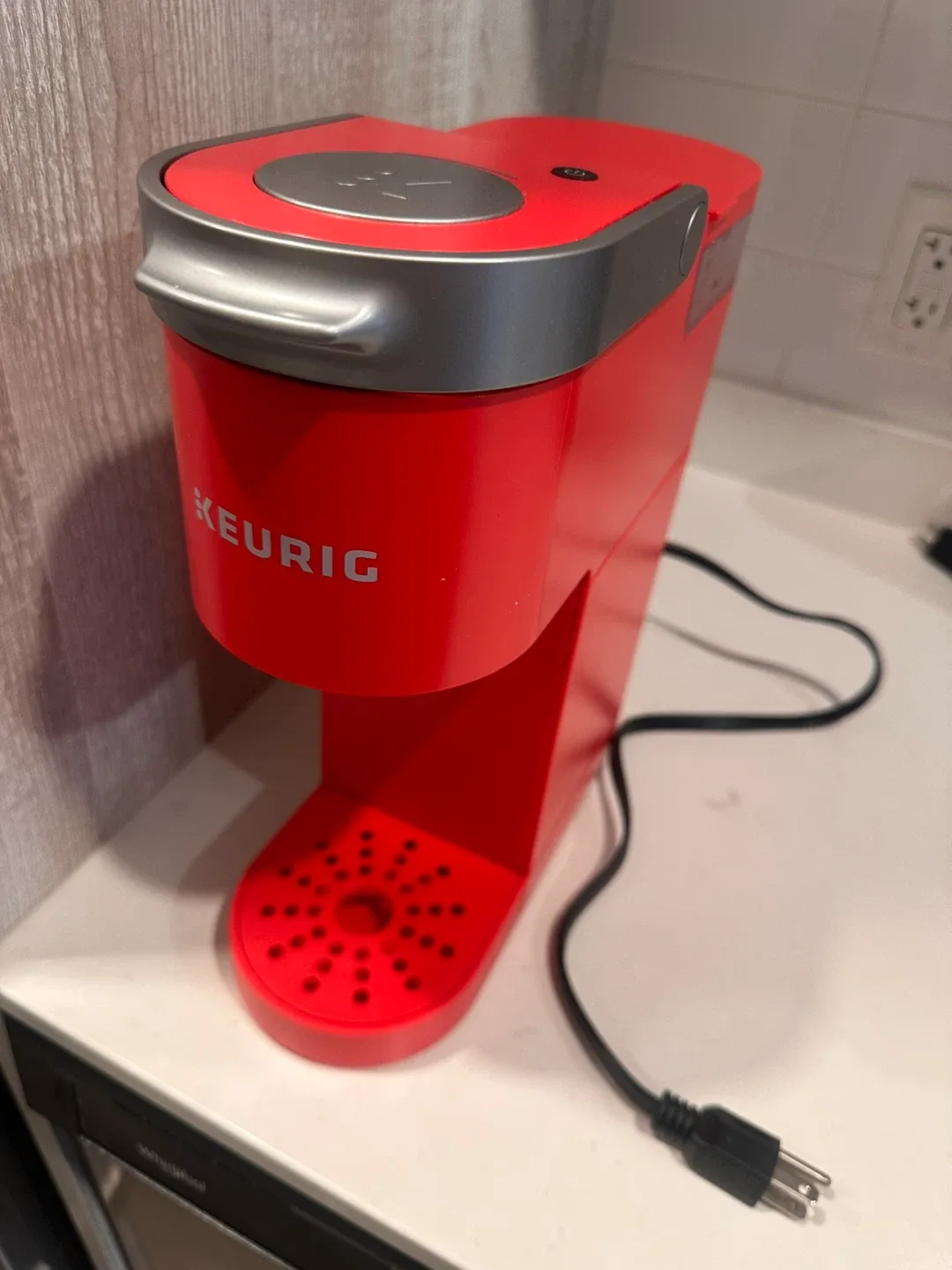 Keurig K-Mini Single Serve Coffee Maker - Red image indicator(5)