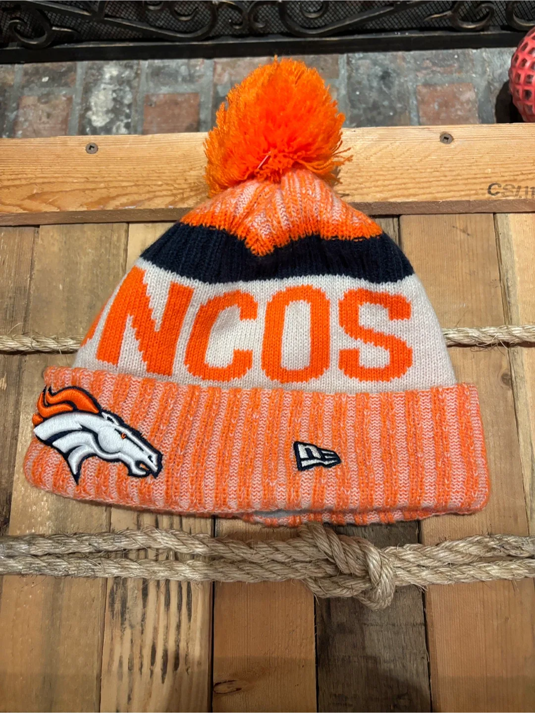 🏈 🧡New Era Denver Broncos Toque One Size 💙 🩶 image indicator(3)