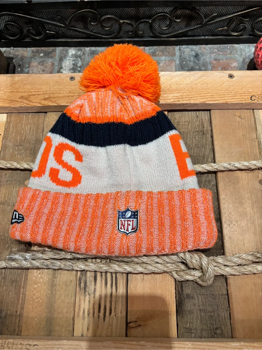 🏈 🧡New Era Denver Broncos Toque One Size 💙 🩶 image indicator(2)