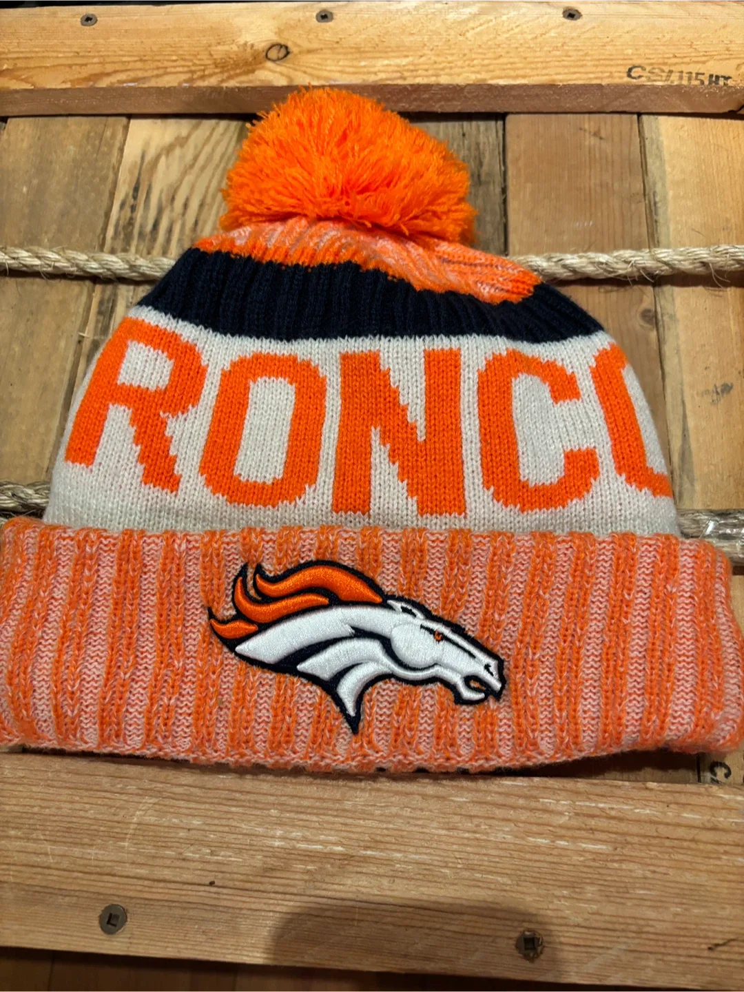 🏈 🧡New Era Denver Broncos Toque One Size 💙 🩶 image indicator(5)