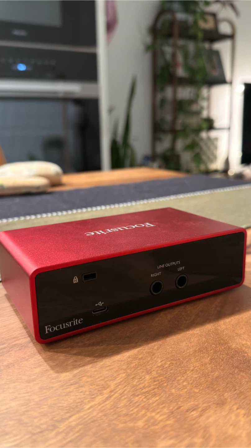 Focusrite Scarlett Solo Audio Interface (Gen 3) - photo 2