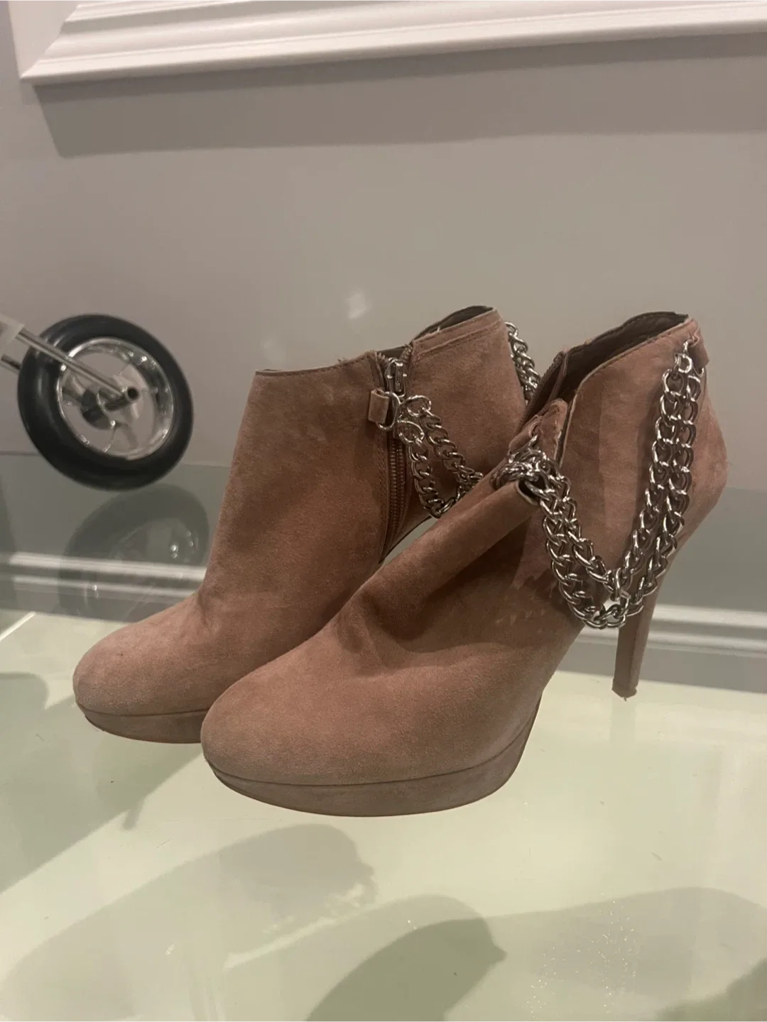 Assorted Women's Heels and Boots image indicator(4)