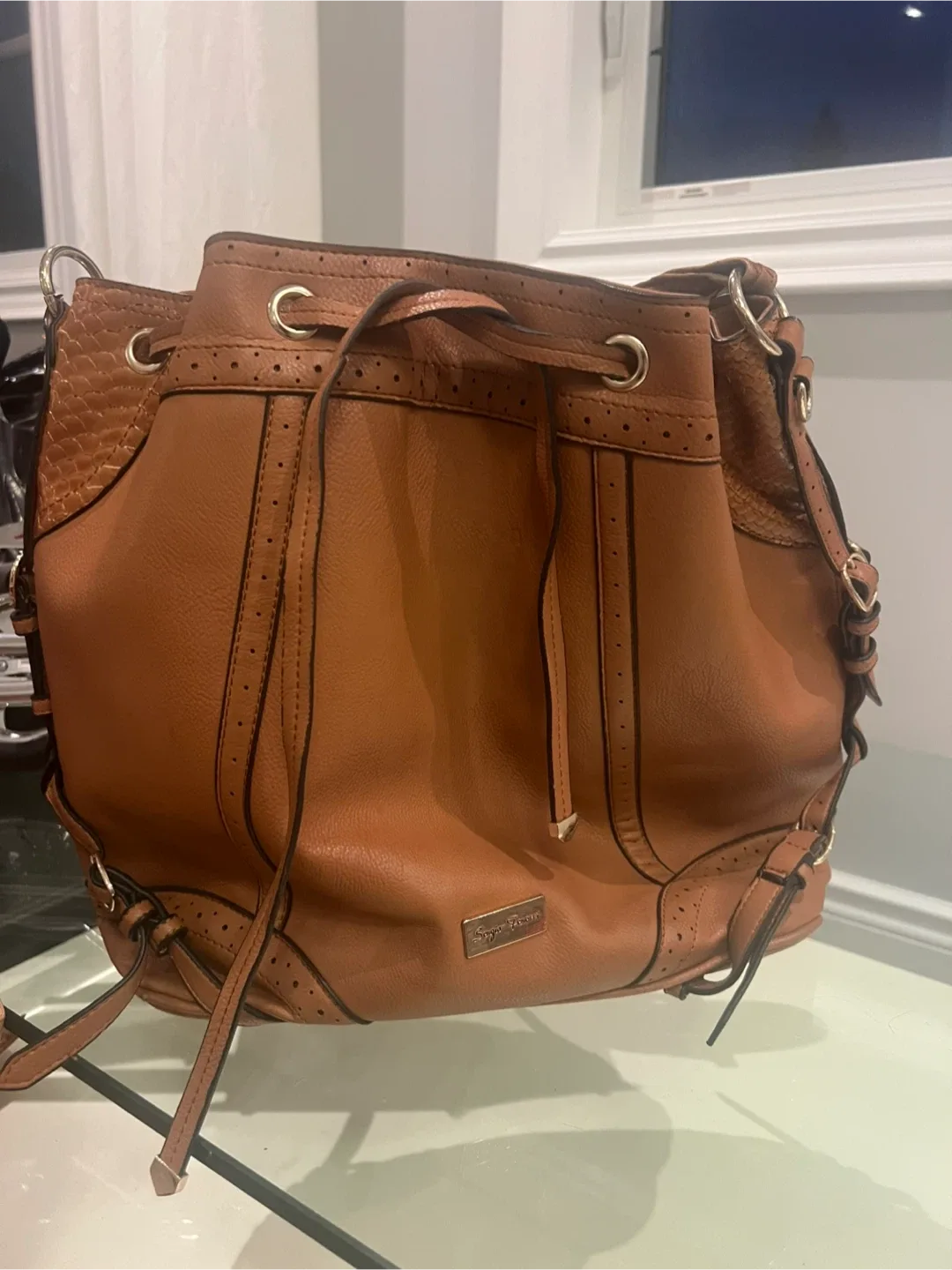 Assorted Women's Heels and Boots image indicator(7)