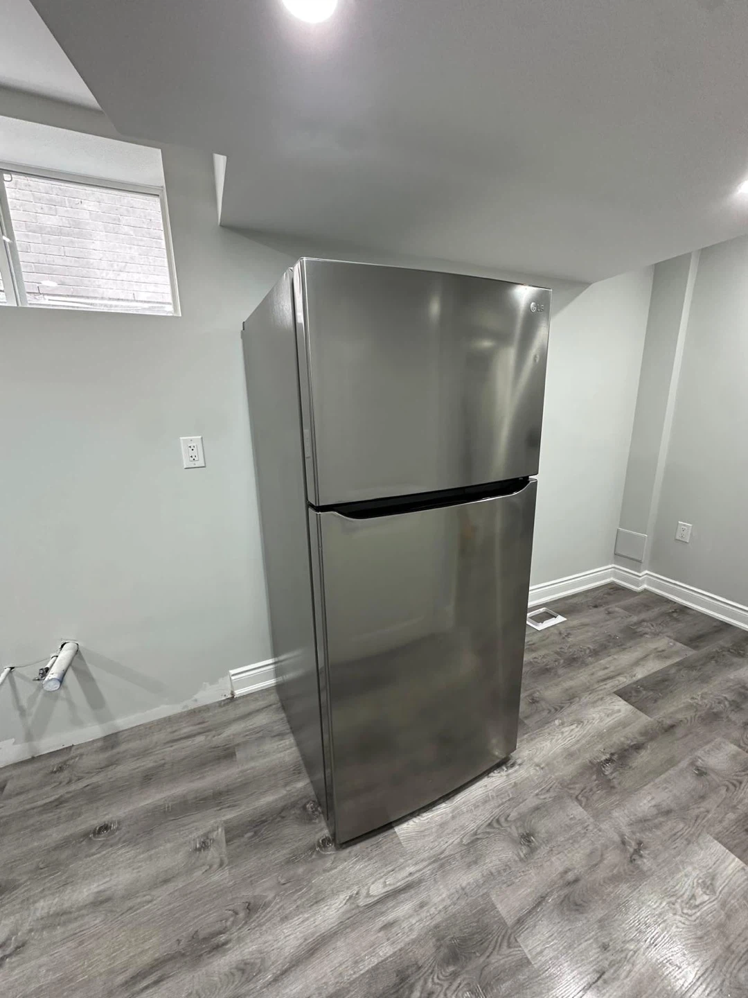 360 or OBO LG 36inch Stainless Steel Top Freezer Refrigerator