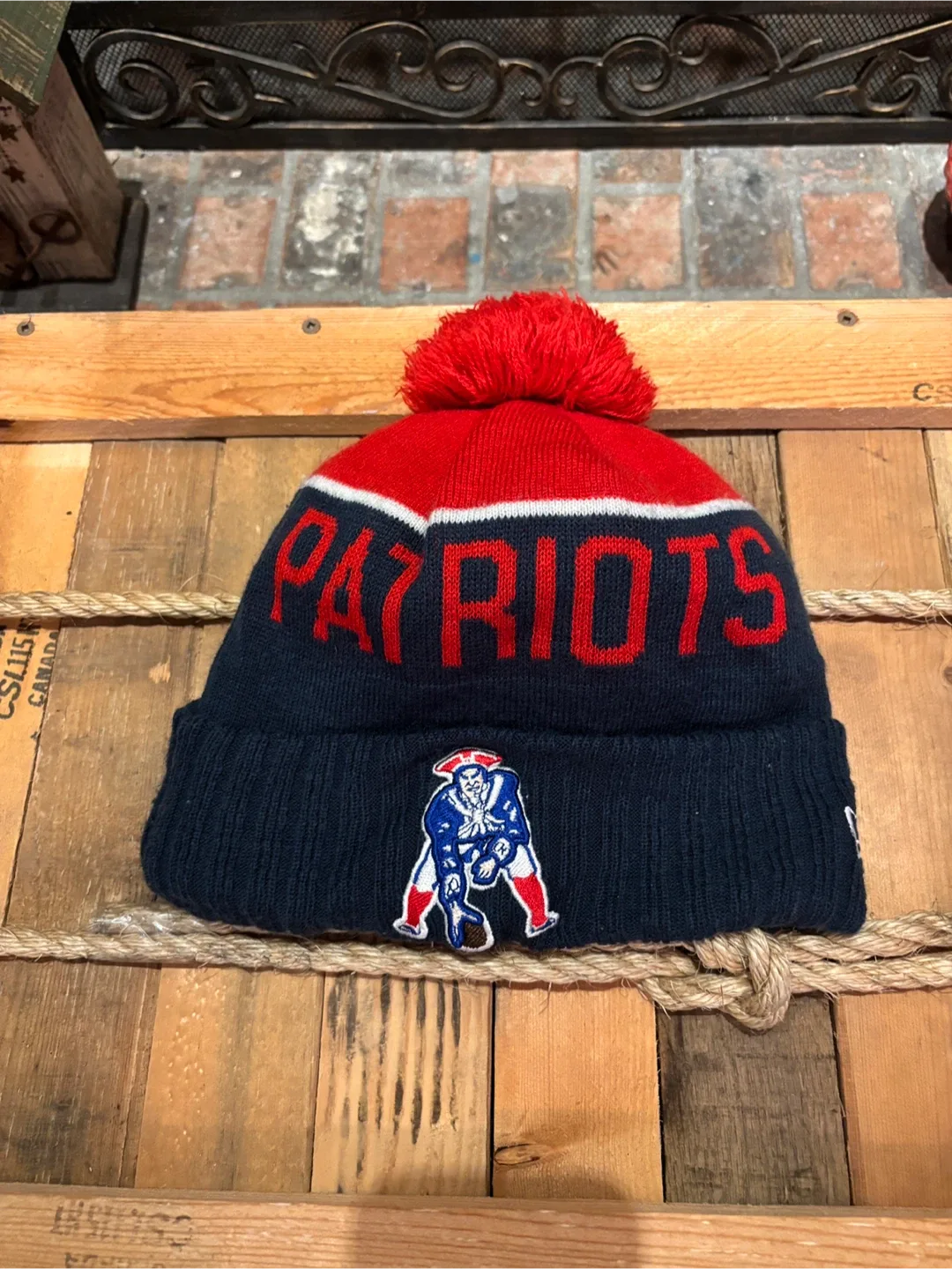 🏈 💙 New Era - New England Patriots Toque ❤️ 🩶 image indicator(5)