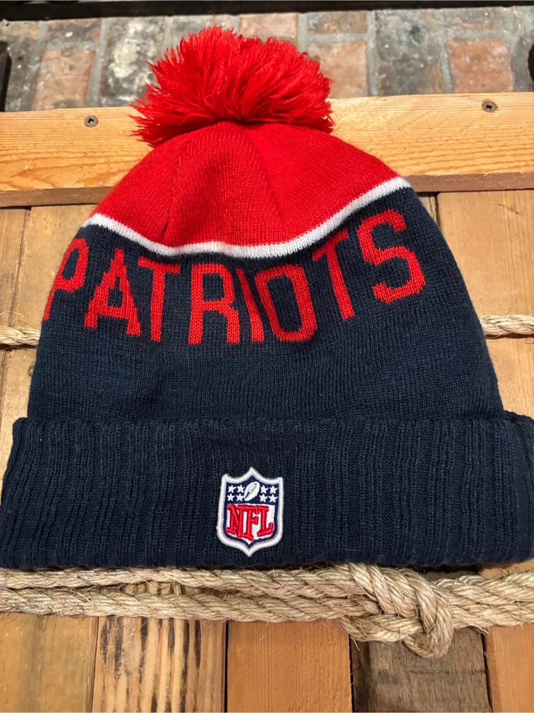🏈 💙 New Era - New England Patriots Toque ❤️ 🩶 image indicator(3)