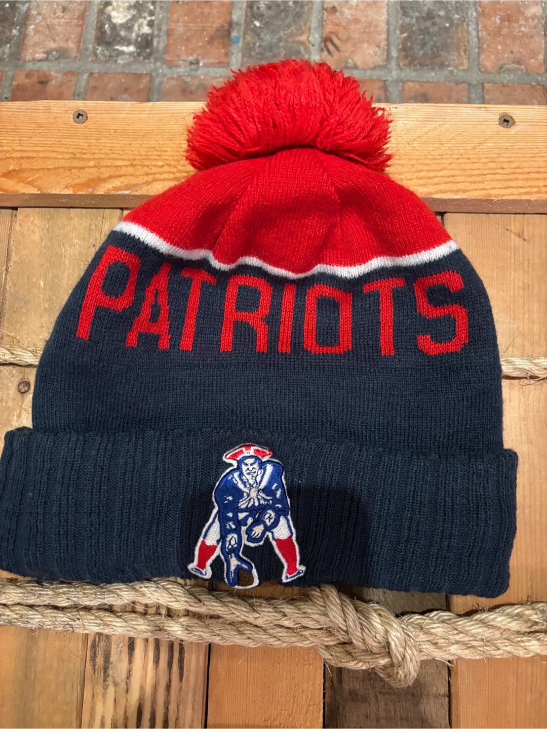 🏈 💙 New Era - New England Patriots Toque ❤️ 🩶 image indicator(2)