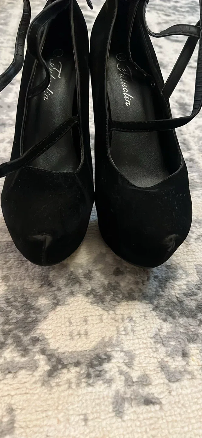 Black Heels image indicator(2)