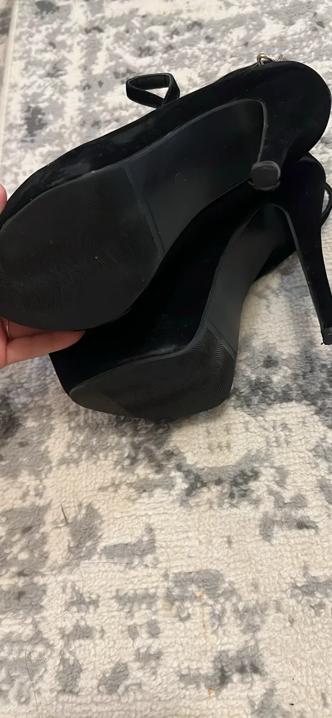 Black Heels image indicator(3)