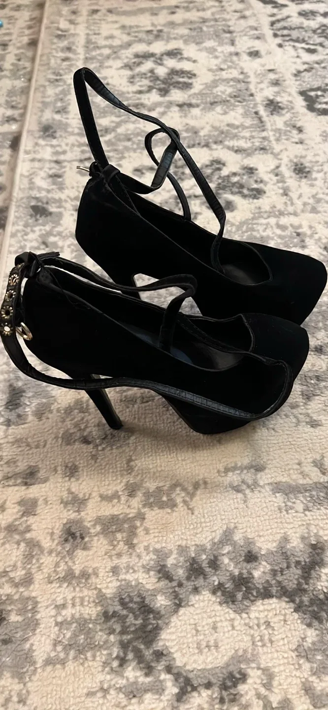 Black Heels image indicator(4)
