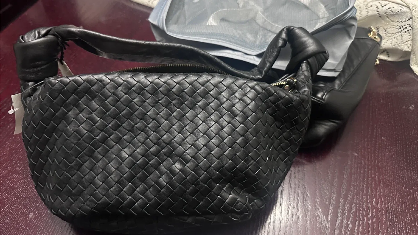 Giorgia Milani Black Leather Handbag image indicator(2)