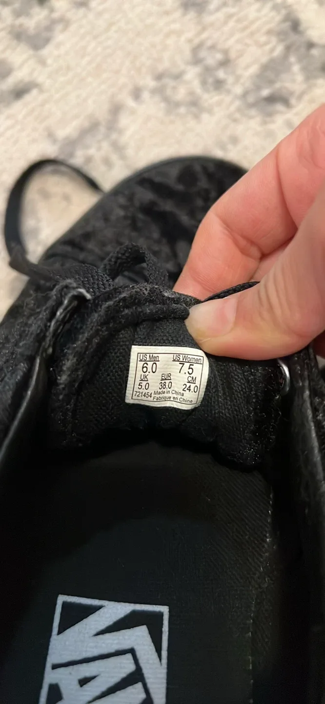 Vans Old Skool Black Velvet Shoes - Women's 7.5 image indicator(3)