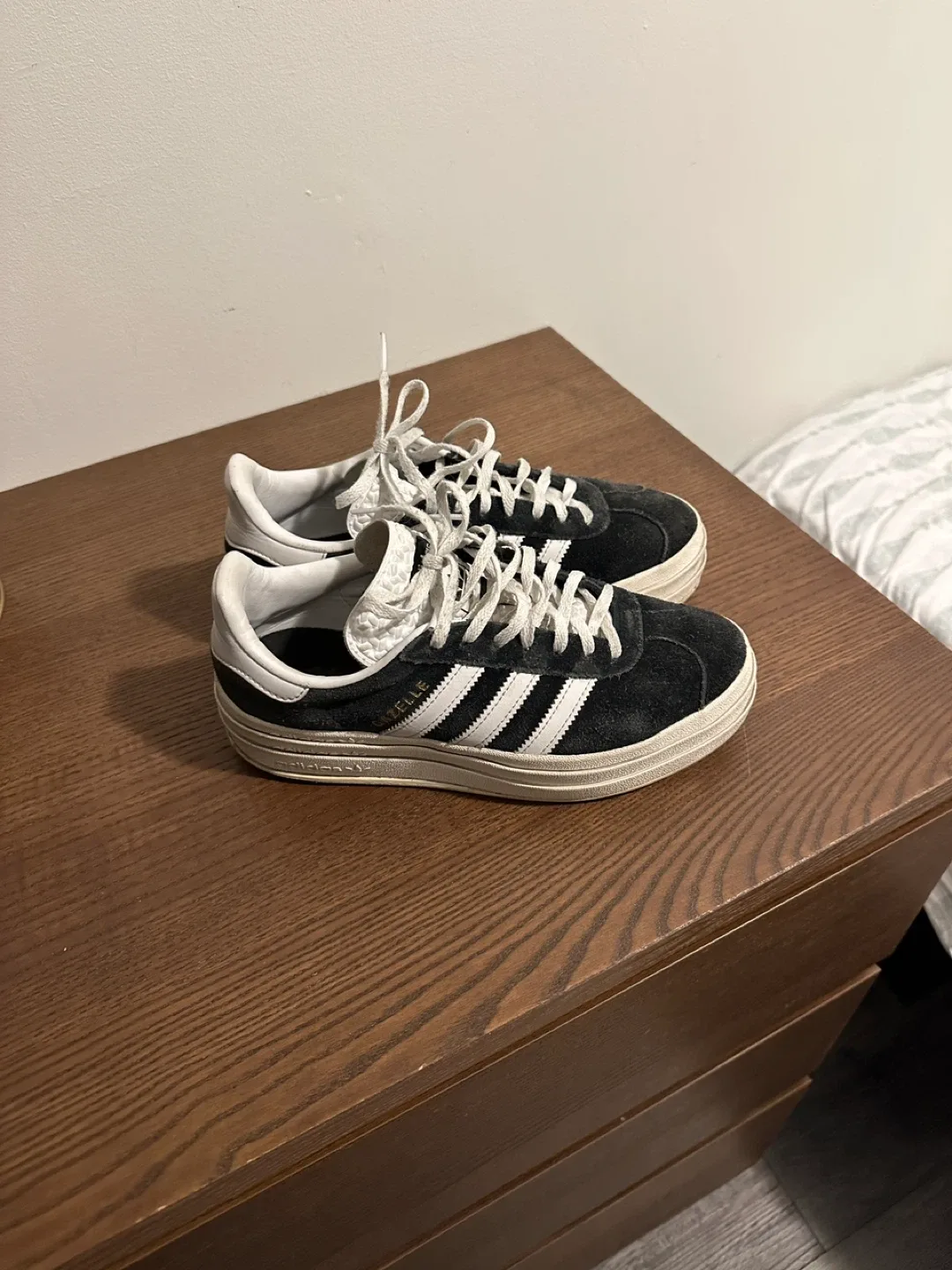 Adidas Gazelle Black & White Sneakers image indicator(4)