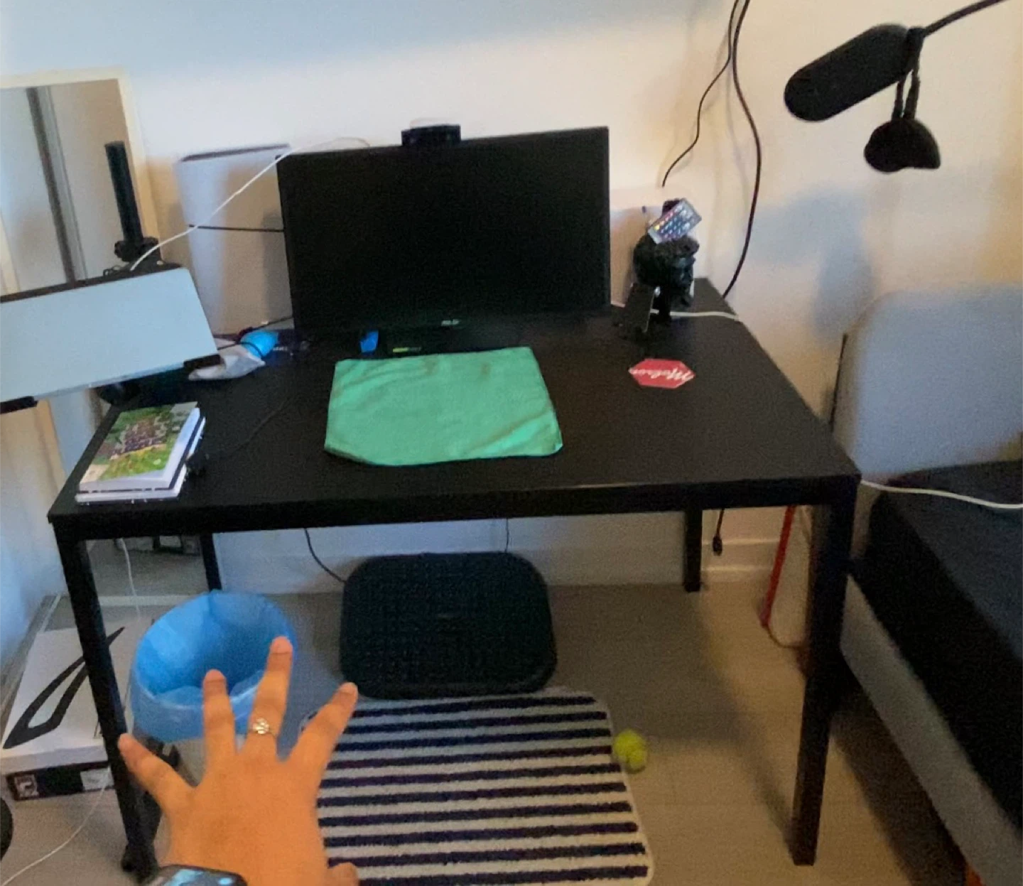 IKEA Black Desk - Already disassembled 🖥️ - photo 2