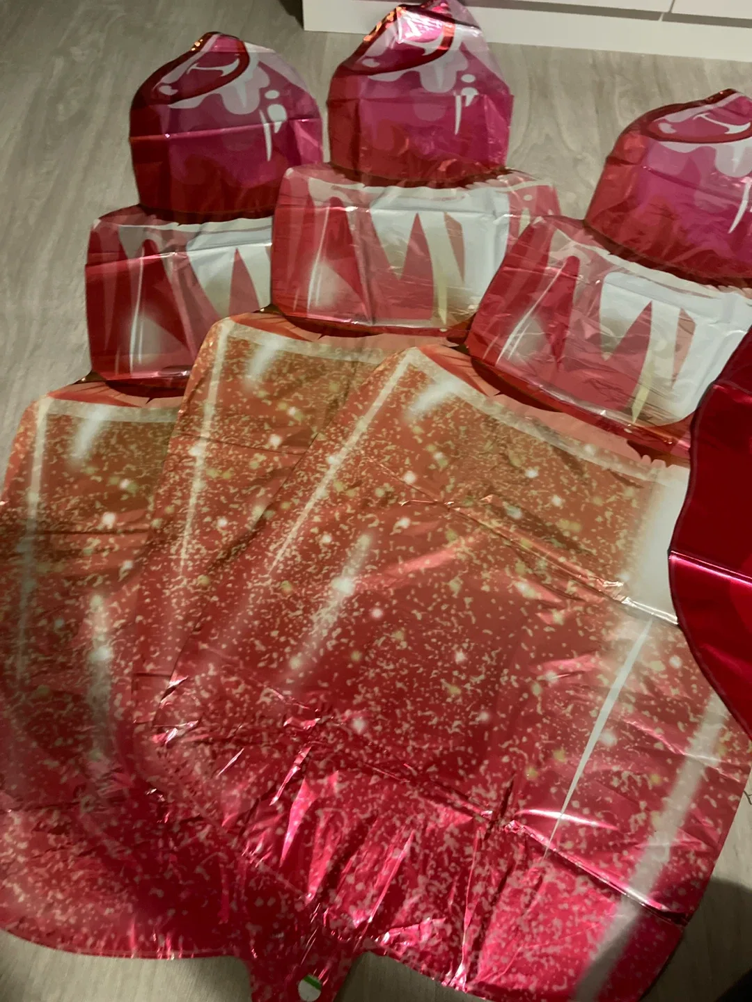 Lipstick & Lips Balloons Set (6pcs) image indicator(5)