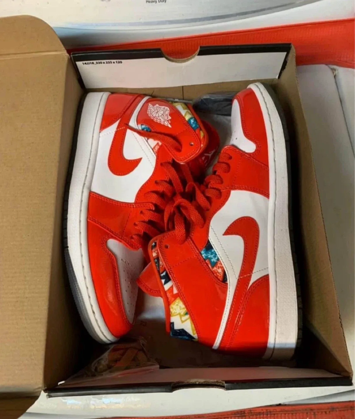 Air Jordan 1s image indicator(3)