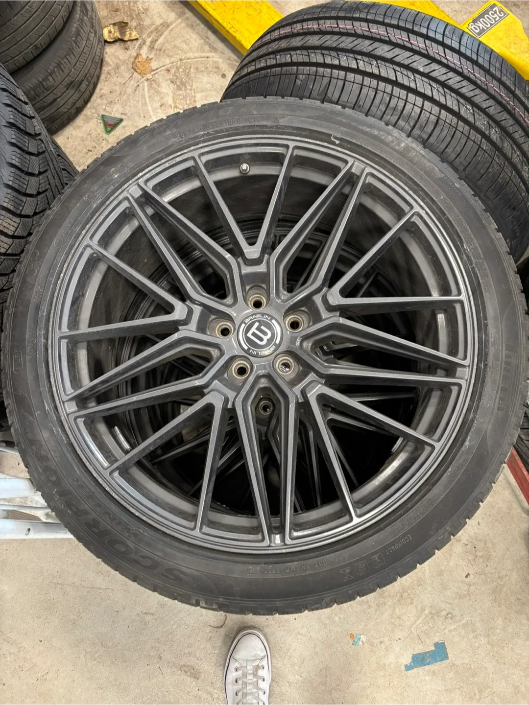 USED Braelin BR13 Alloy Rims - 22 inch + WINTER Tires image indicator(4)