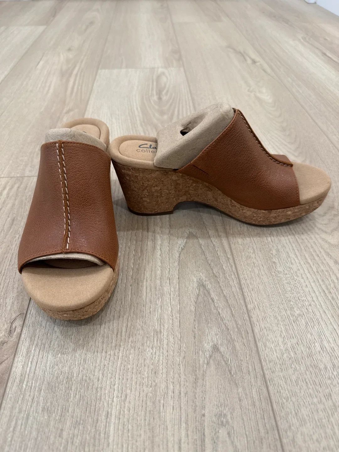 Clarks Giselle Orchid Tan Leather Sandals - Size 6.5 image indicator(2)