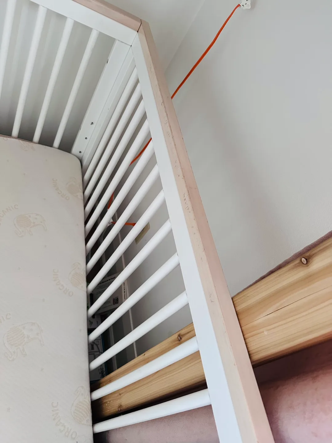 Babyletto 3-in-1 scoot White Baby Crib/ toddler bed image indicator(2)