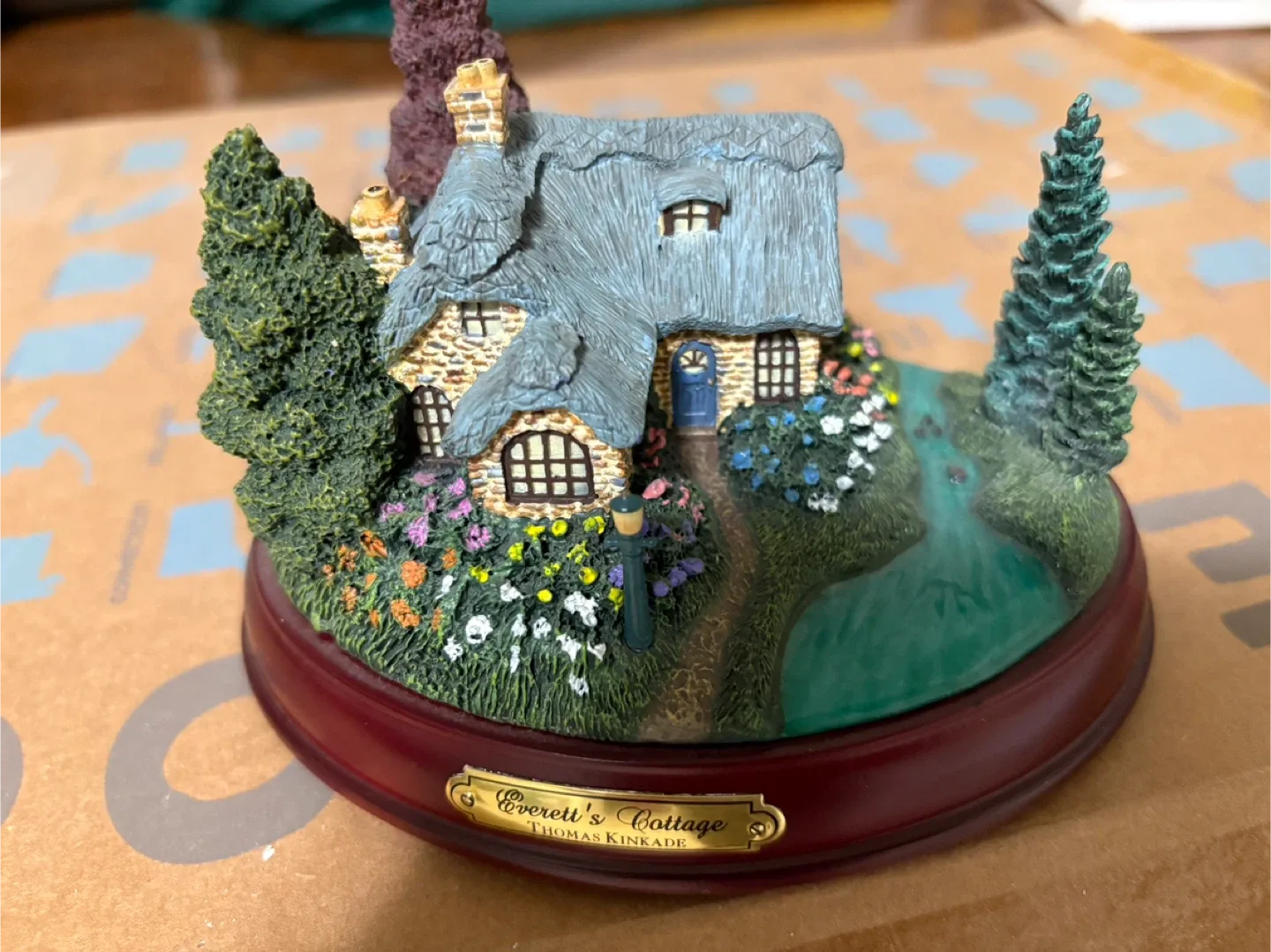 Thomas Kinkade Everett's Cottage Hawthorne Village image indicator(3)