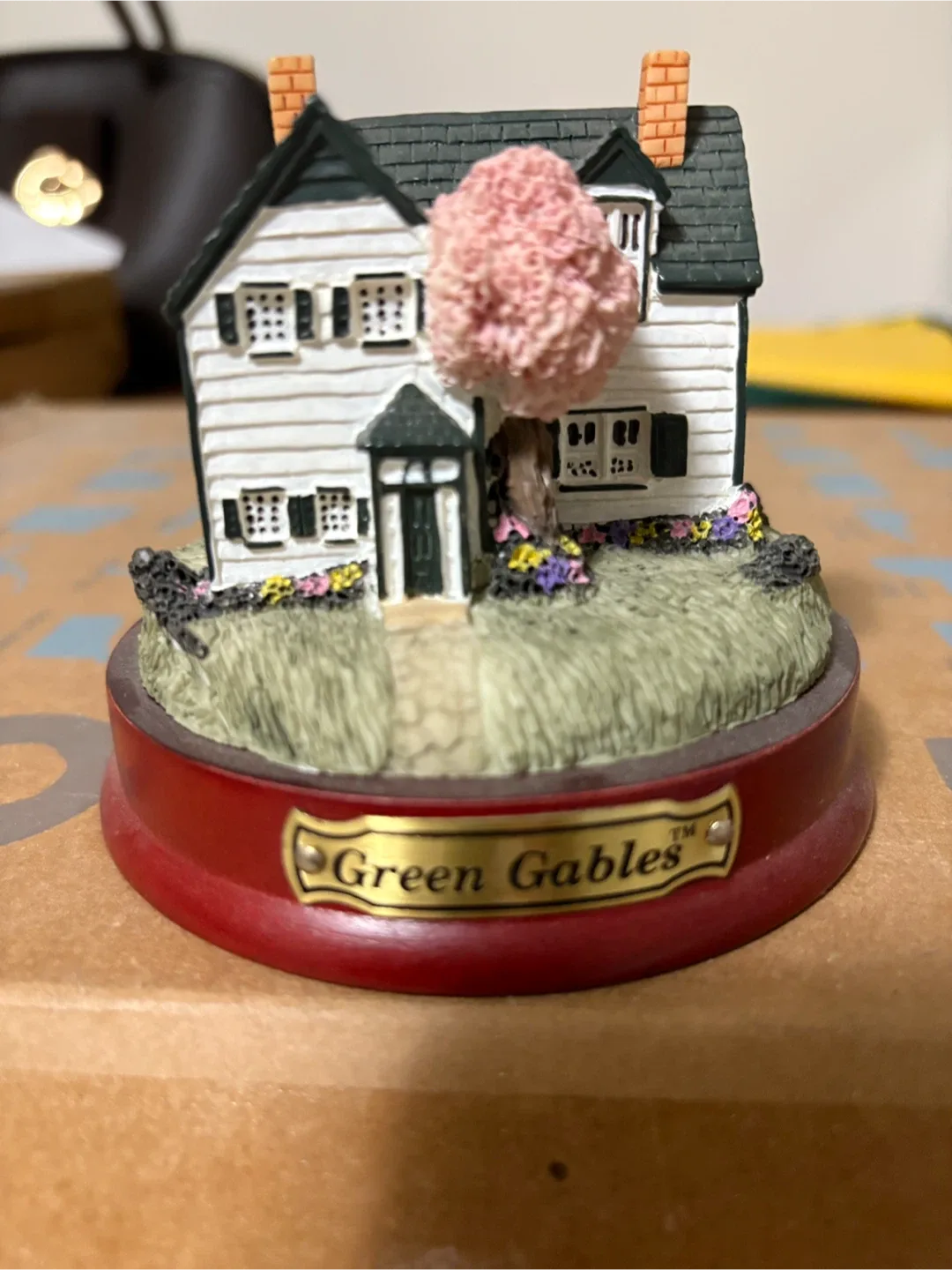 Anne of Green Gables Avonlea Traditions Figurine image indicator(2)