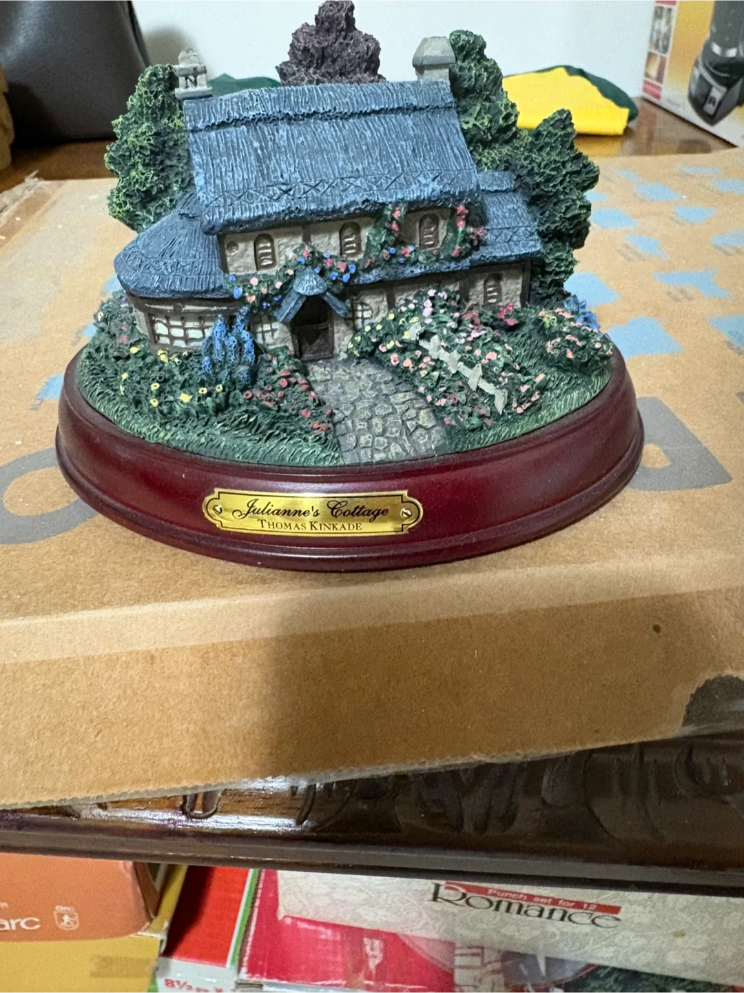 Thomas Kinkade Julianne's Cottage Hawthorne Village image indicator(3)