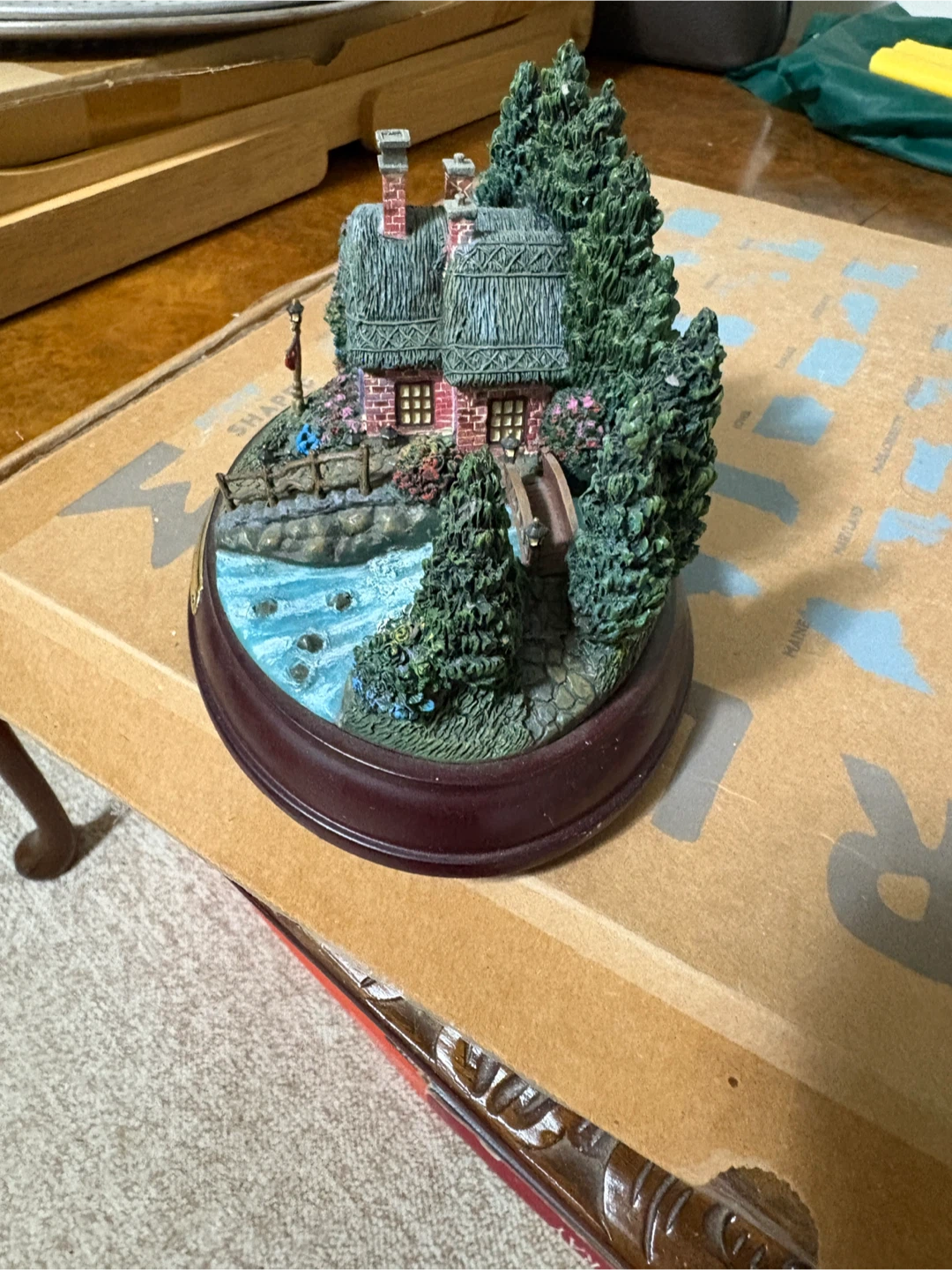 Thomas Kinkade Sweetheart Cottage Sculpture - photo 2