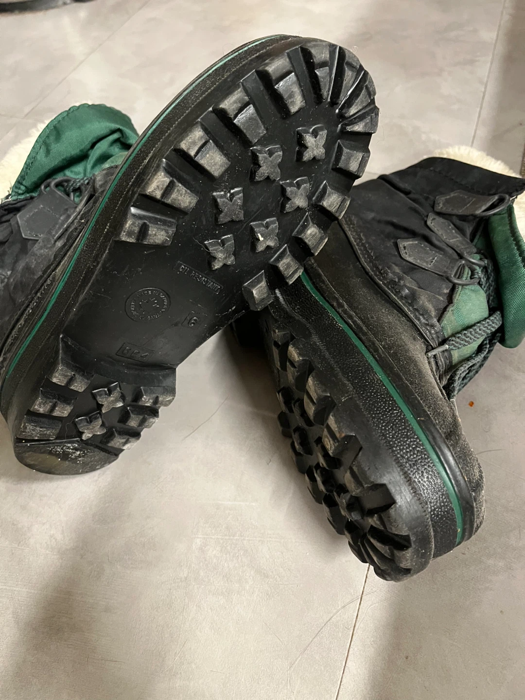 Trail Master Boots Size 6 - photo 3