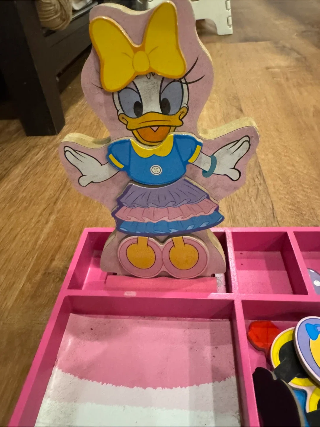 Disney Minnie & Daisy Duck Wooden Dress-Up Puzzle image indicator(2)