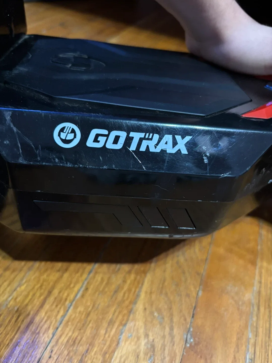 GOTRAX E4 Hoverboard - Black image indicator(2)