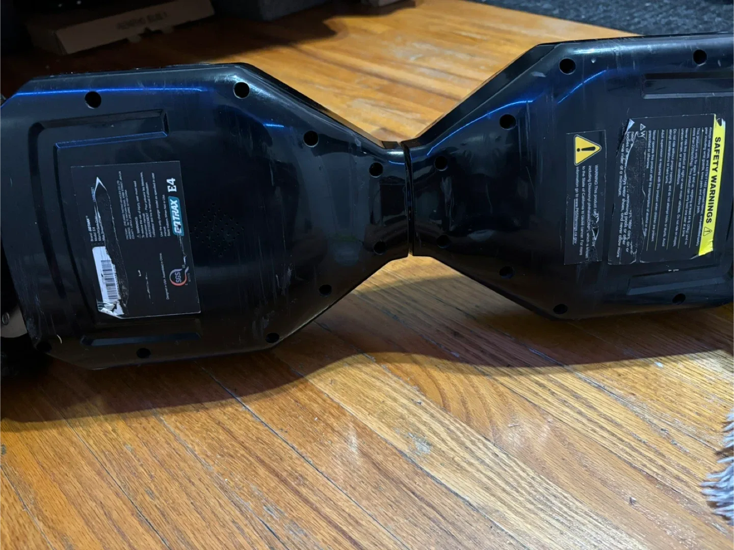 GOTRAX E4 Hoverboard - Black image indicator(4)