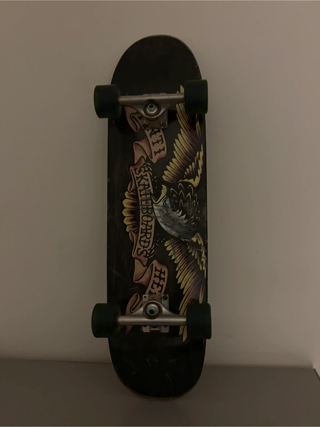 Anti Hero Skateboard
