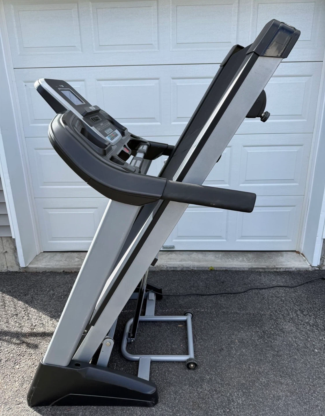 Spirit XT185 Treadmill - photo 2