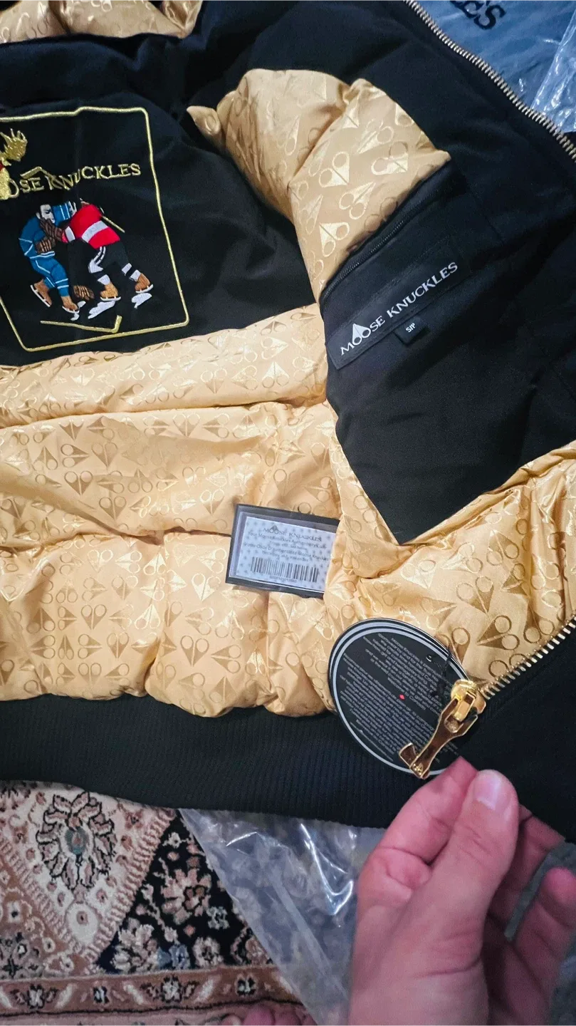 Moose Knuckles Black Bomber Jacket - Size S image indicator(6)