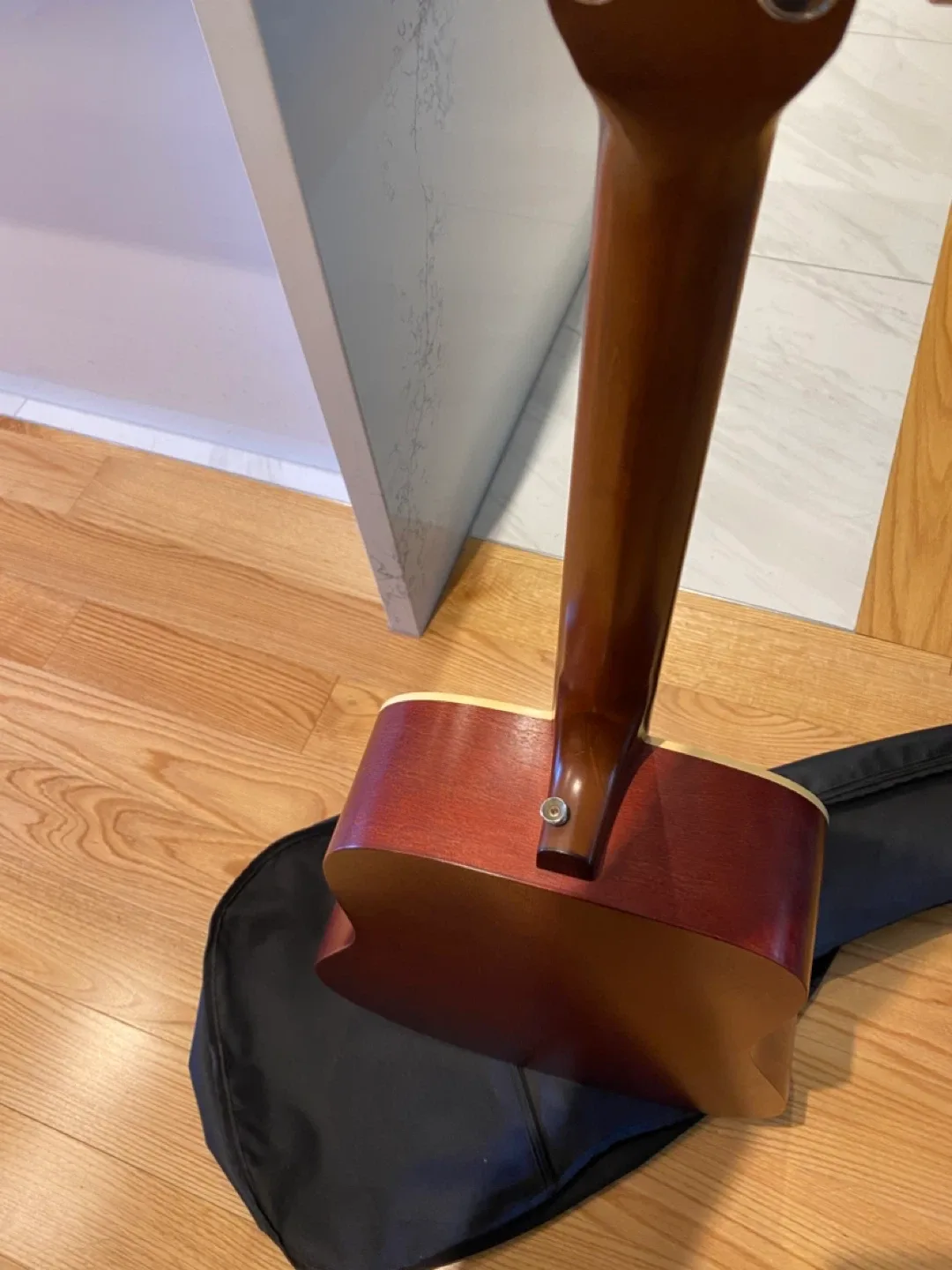 Acoustic Guitar with Case image indicator(7)